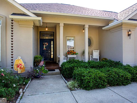 3rd image of 117 Baltusrol Ave