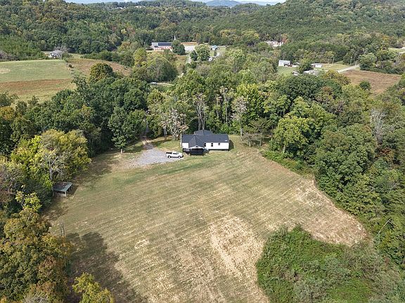 3rd image of 3583 Hardy Rd