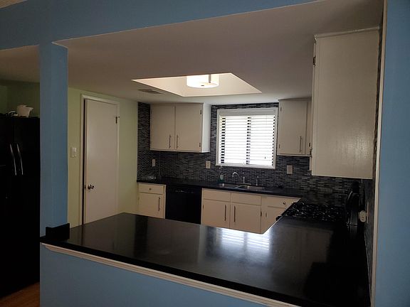 2nd image of 2180 Surrey Ct