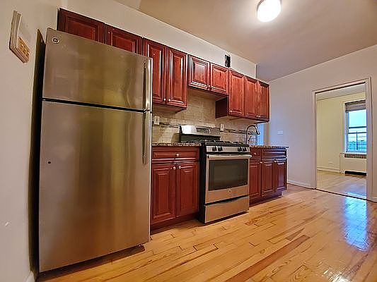 4th image of 511 W 232nd St APT E72