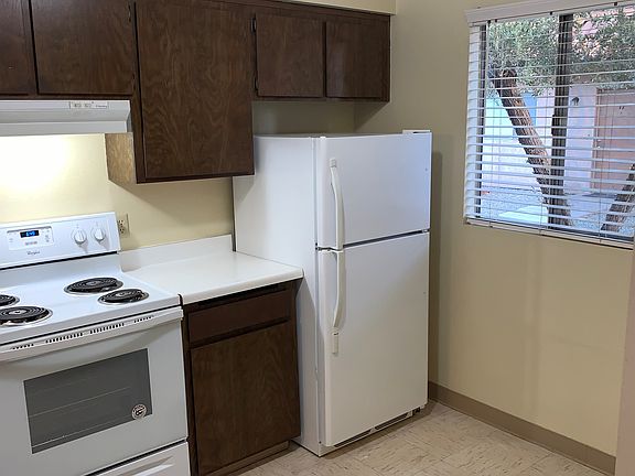 4th image of 560 Figueroa Ave #10