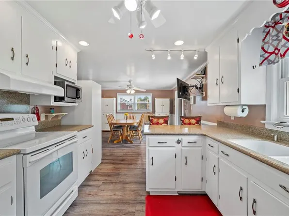 22 Malbon Avenue, Newport News, VA 23601