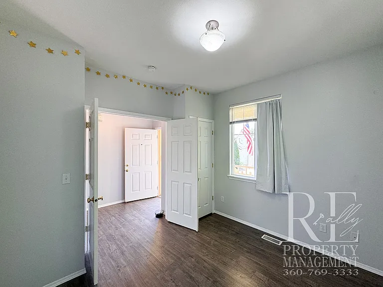 7070 Engine Ln NE — Photo 17