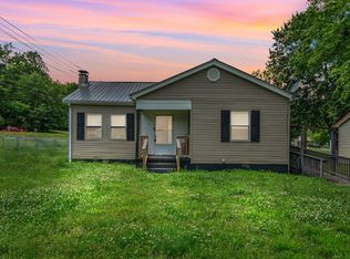 100 Park Cir, Waverly, TN 37185