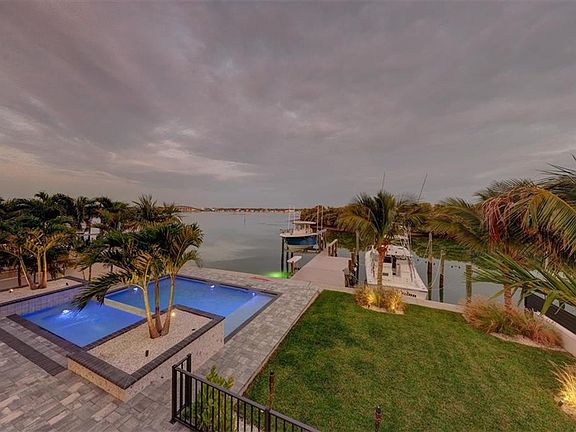 5th image of 805 Harbor Dr