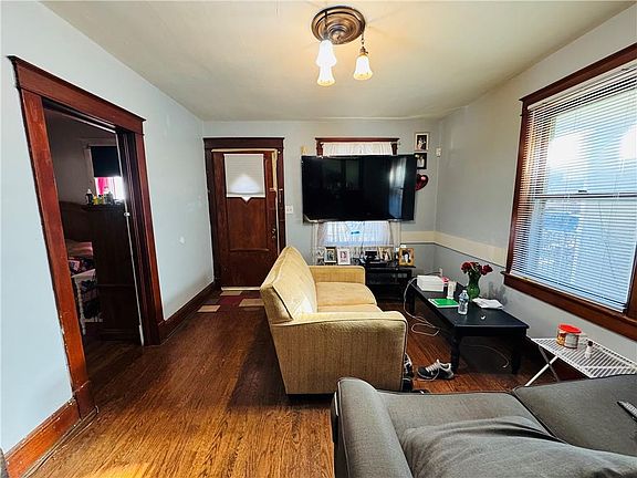 2nd image of 318 Barat Ave