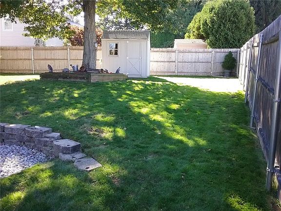 4th image of 225 Elena St