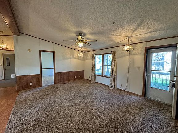 3rd image of 501 Klondike St