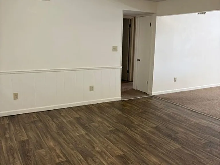 2813 Whitener St — Photo 5