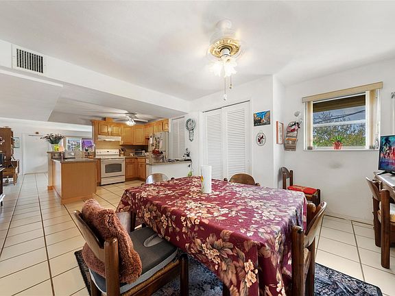5th image of 2115 NE 37th Drive #239