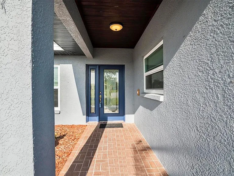 272 Malvern Dr — Photo 3