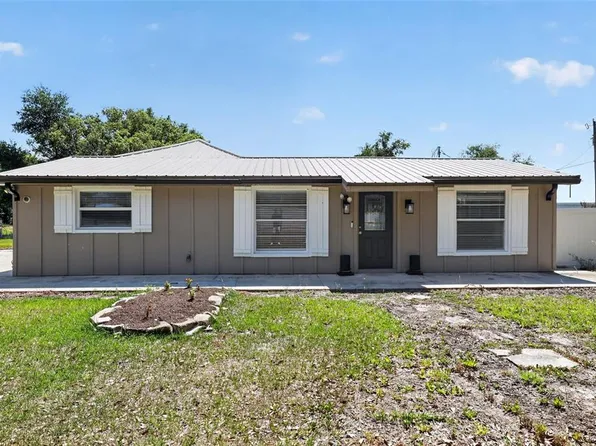 3240 Apfel Rd, Zephyrhills, FL 33543