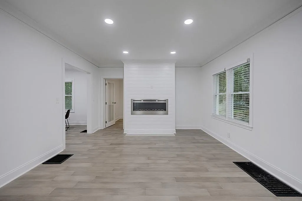 3 bed, 2.5 bath, 2800 sqft, $3,000 — Photo 4