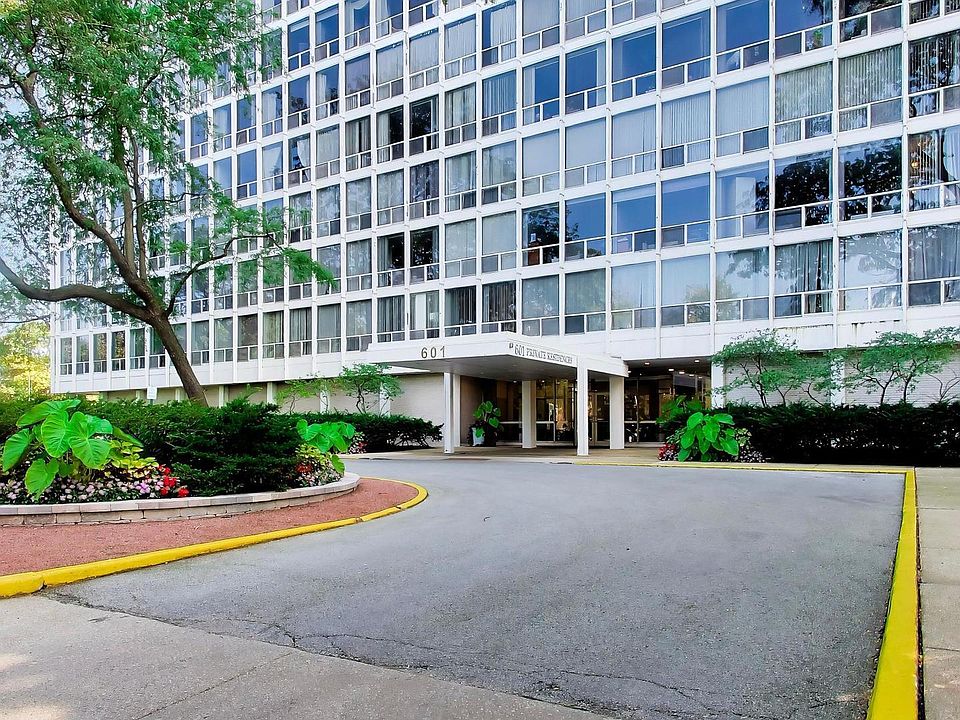 1st image of 601 E 32nd St APT 610