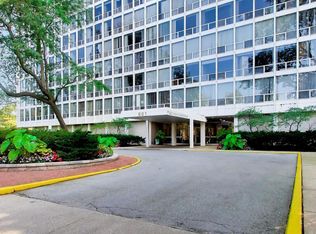 601 E 32nd St APT 610, Chicago, IL 60616