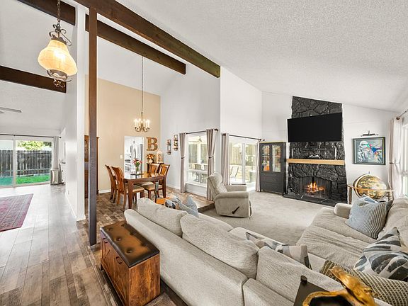 5th image of 7040 Ellsworth Cir