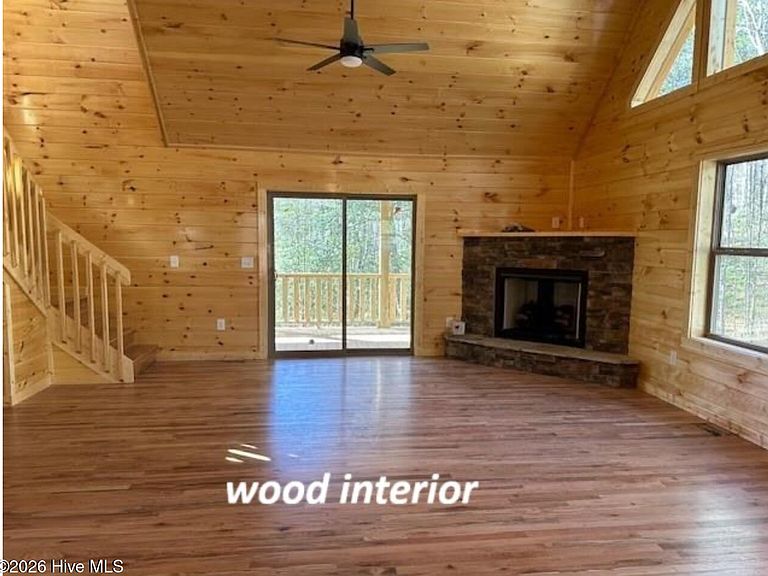 Listing photo 5