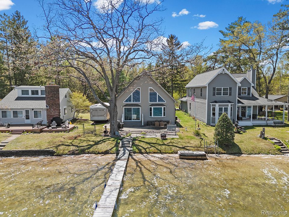 1st image of 1434 Lake Dr