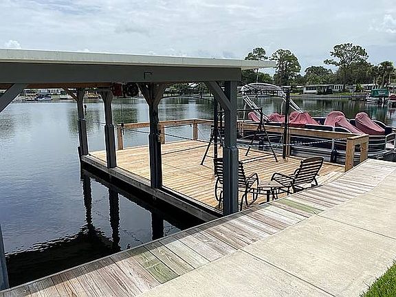 3rd image of 180 S Lake Dr