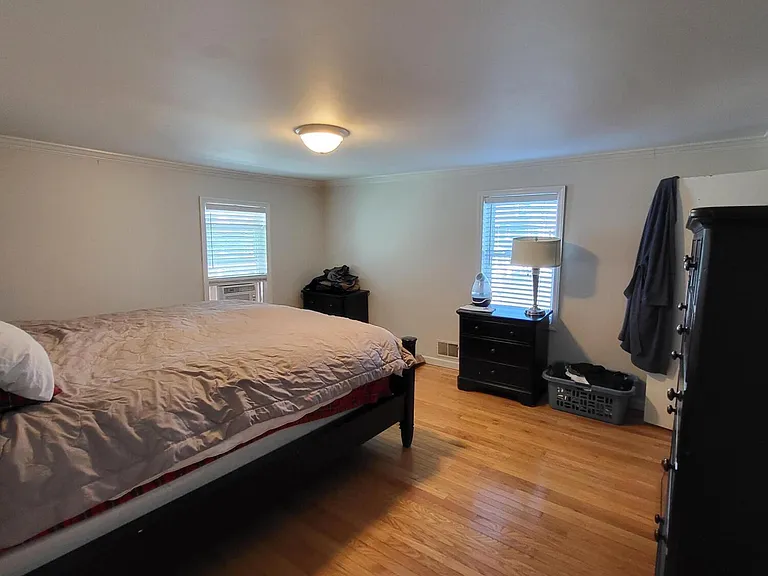 49 Locust Ave — Photo 10