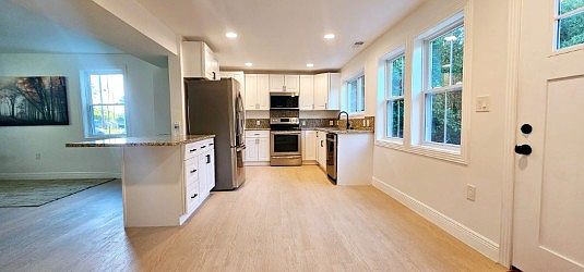 5th image of 9708 Thompson Dr