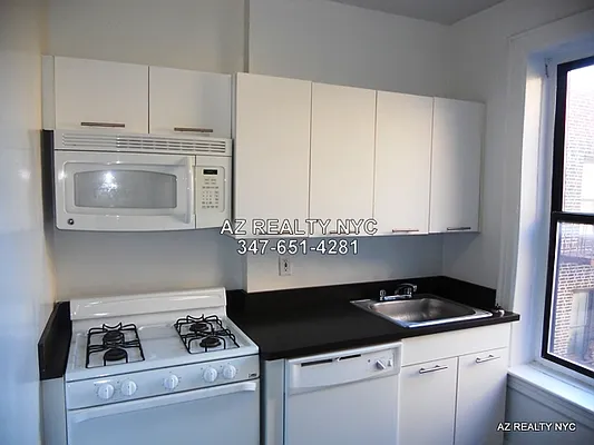 Rented by FirstService Realty (legacy) | media 4