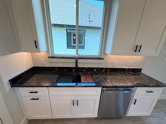 5th image of 5709 Barkridge Dr