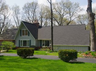 5670 Navajo Trl, Pinckney, MI