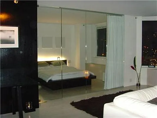 Rented by R New York | media 16