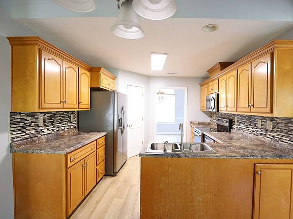 4th image of 251 Swallow Lake Dr