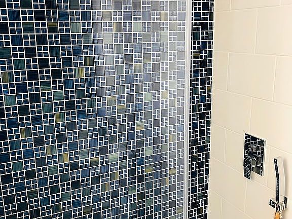 5th image of 747 Michigan Ave APT 105