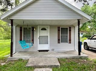 236 Valley St, Excelsior Springs, MO 64024