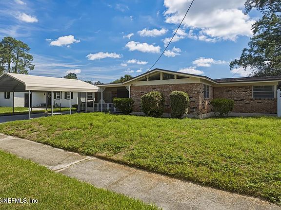 3rd image of 6633 KINLOCK Drive W