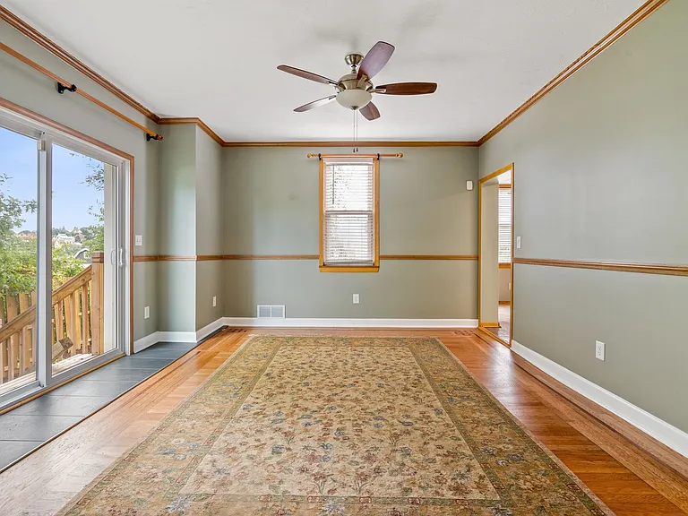638 Margaret St — Photo 7