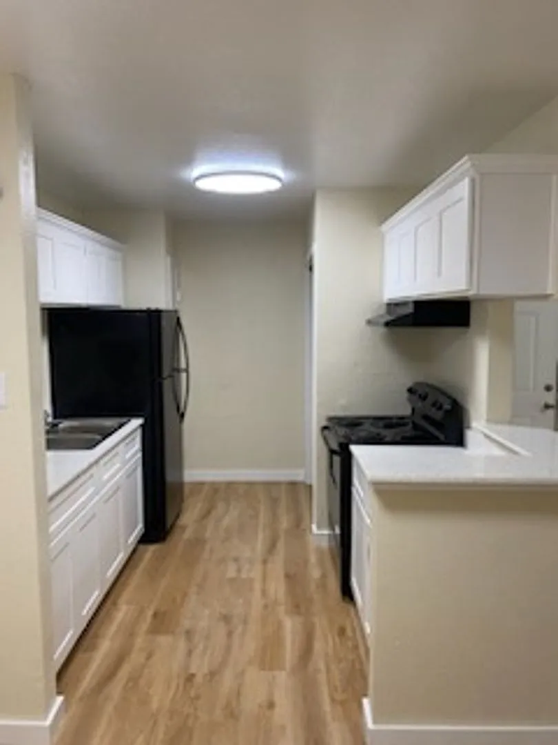 Thompson Square Apts., LLC — Photo 1
