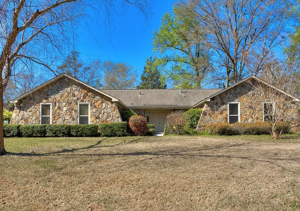 1st image of 123 Wood Creek Dr