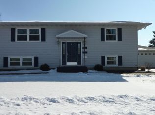 601 Maple Ln, Spring Valley, MN 55975