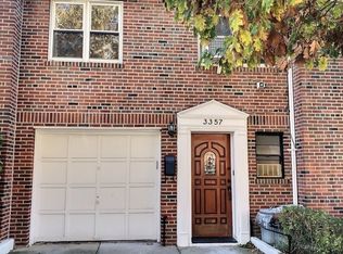 3357 28th St #1F, Astoria, NY 11106