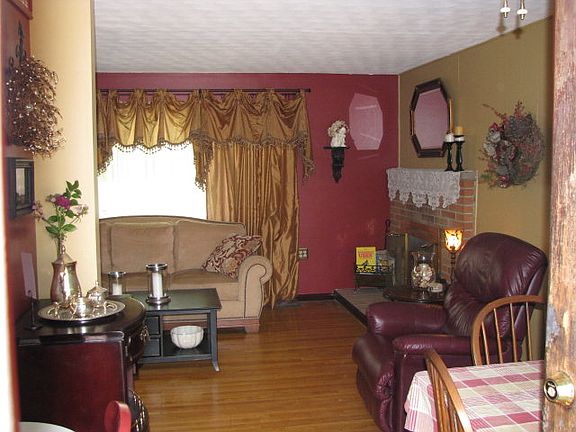 3rd image of 2637 Brookhaven Dr