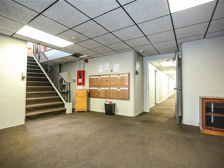 400 Main St #B9 — Photo 9