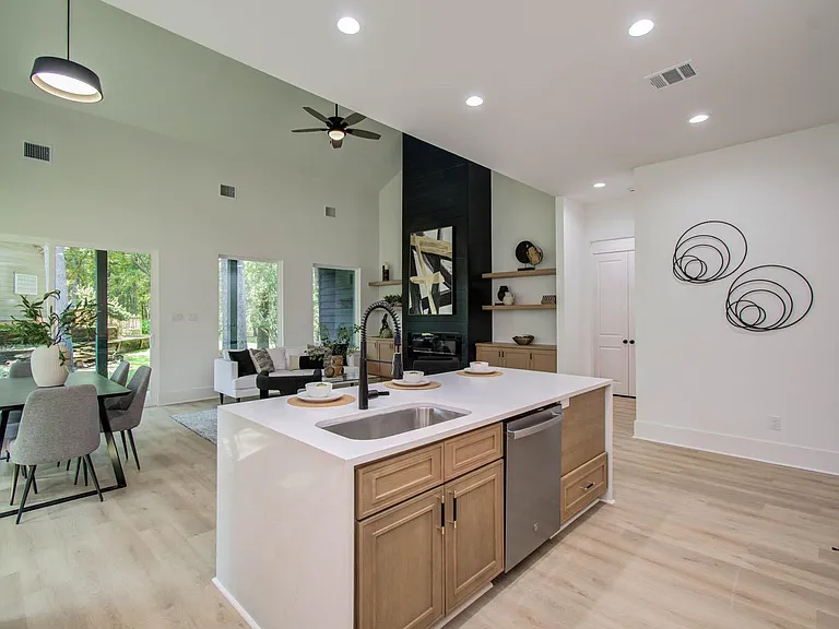 1802 Rollingwood Dr — Photo 8