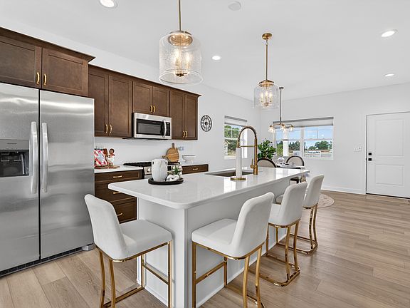 5th image of 810 Heritage Woods Dr