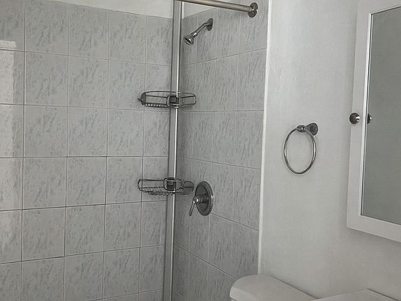5th image of 101 Calle Diez De Andino Esquina Loiza #1