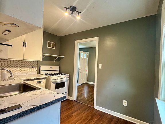 4th image of 11312 S Avenue G