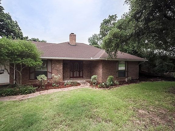 3rd image of 5400 Forest Bend Dr