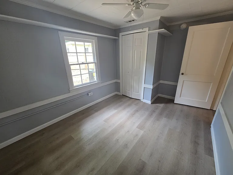319 Mercer Ave — Photo 13