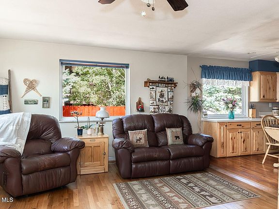 5th image of 280 East Garnet