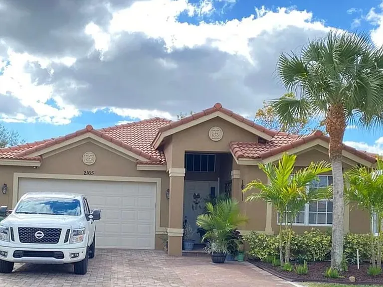 2165 SW Newport Isles Blvd — Photo 1