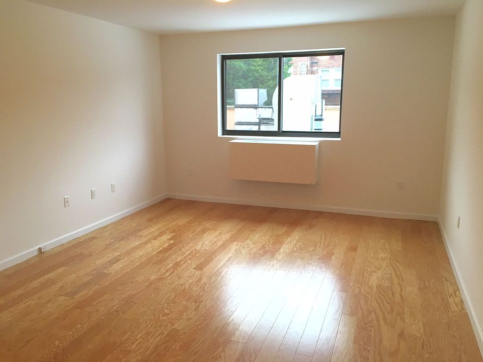 2nd image of 3172 31st St APT 2G