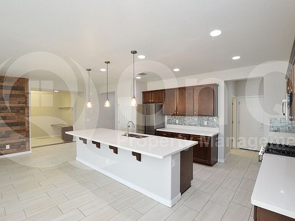 3rd image of 10165 W Los Gatos Dr